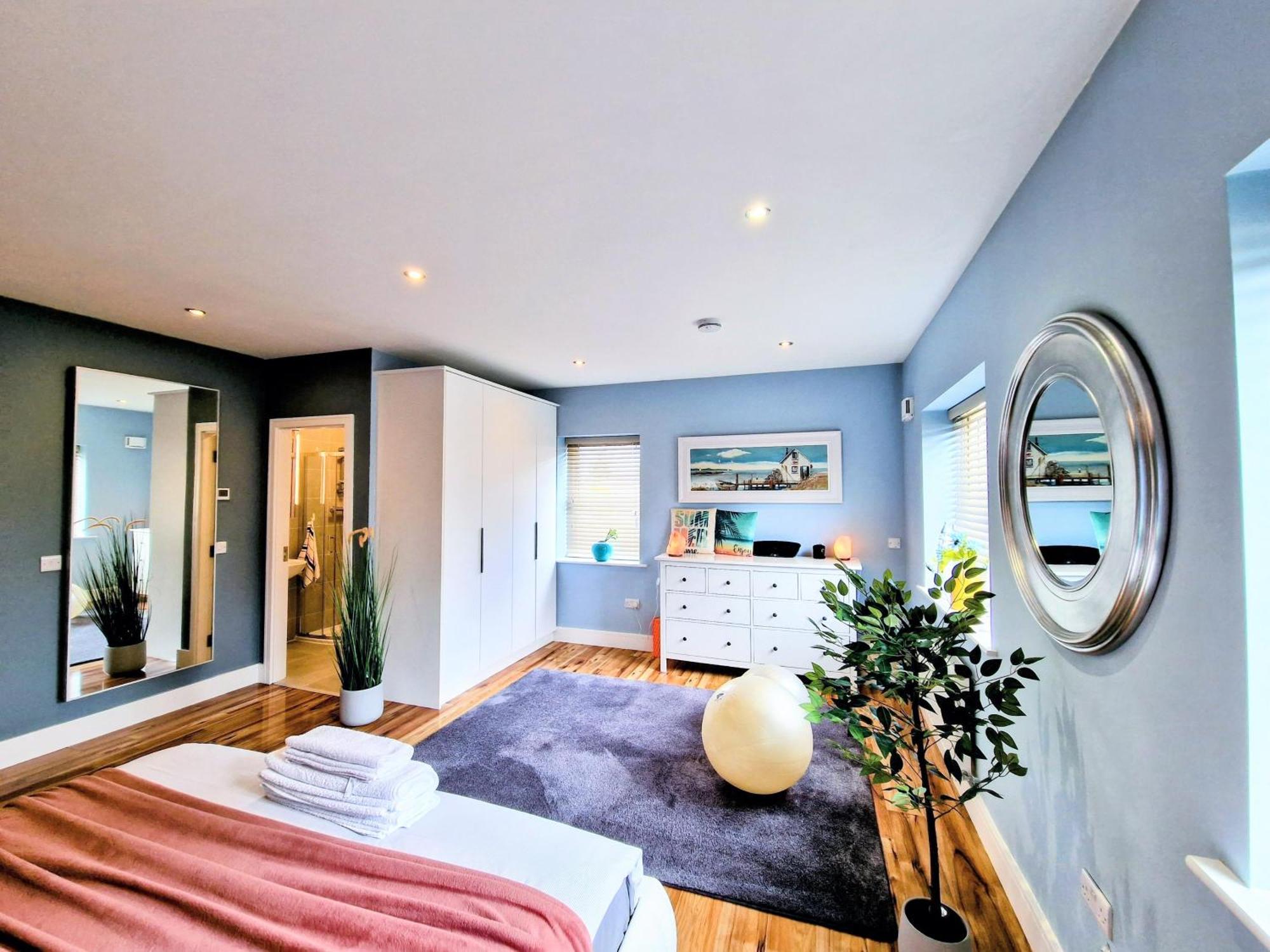 Master Bedroom With Ensuite Lucan Zewnętrze zdjęcie